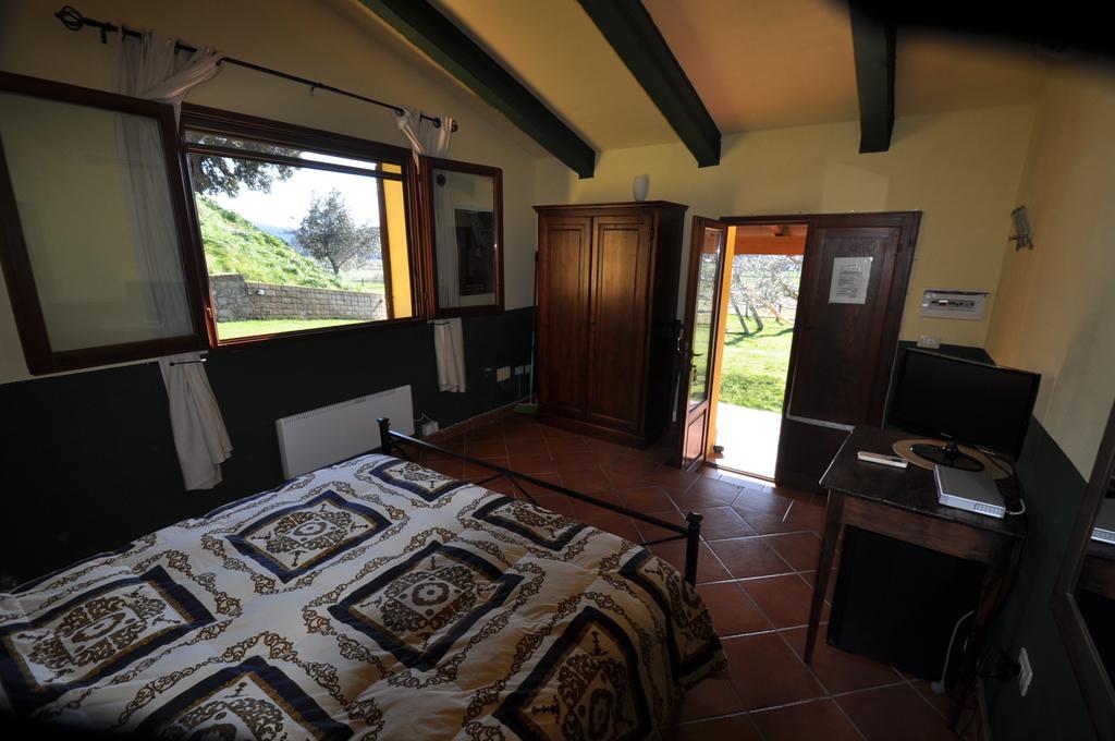Agriturismo Il Cerrosughero Villa Scarlino Szoba fotó