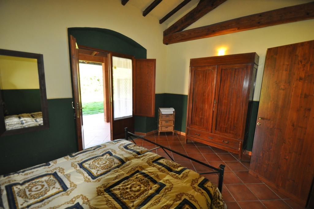 Agriturismo Il Cerrosughero Villa Scarlino Szoba fotó