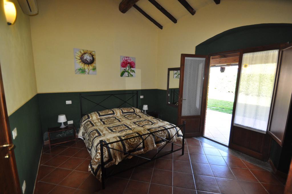 Agriturismo Il Cerrosughero Villa Scarlino Szoba fotó