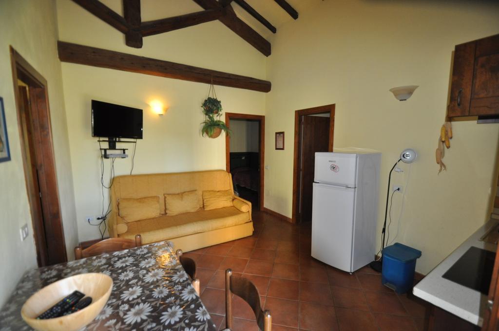 Agriturismo Il Cerrosughero Villa Scarlino Szoba fotó