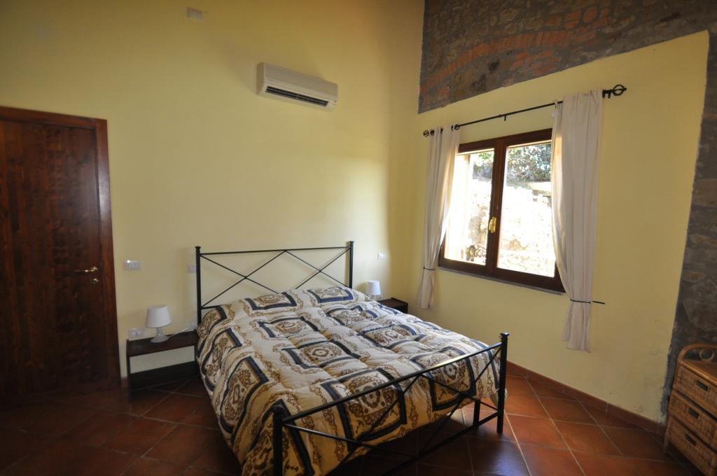 Agriturismo Il Cerrosughero Villa Scarlino Szoba fotó