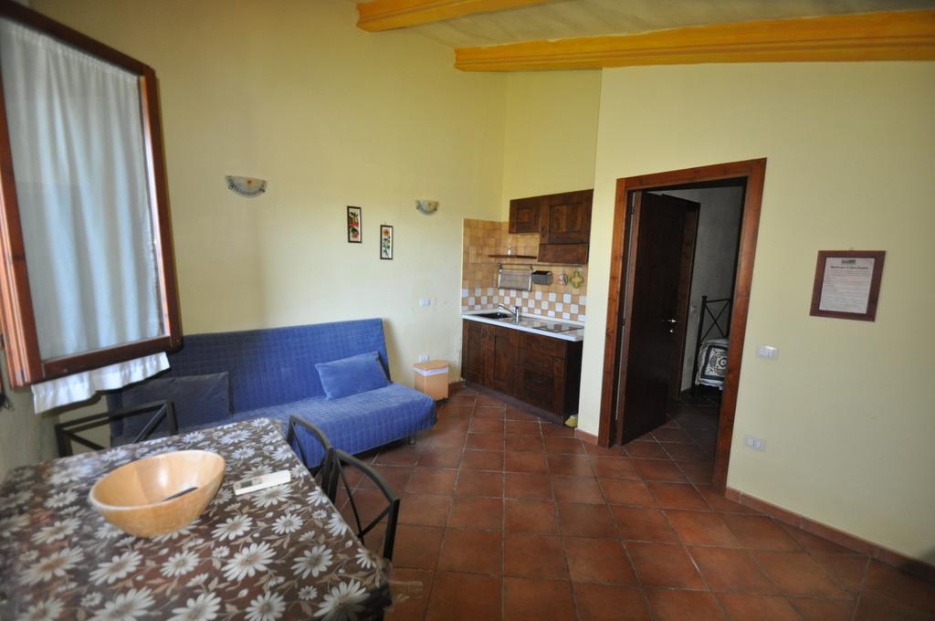 Agriturismo Il Cerrosughero Villa Scarlino Szoba fotó