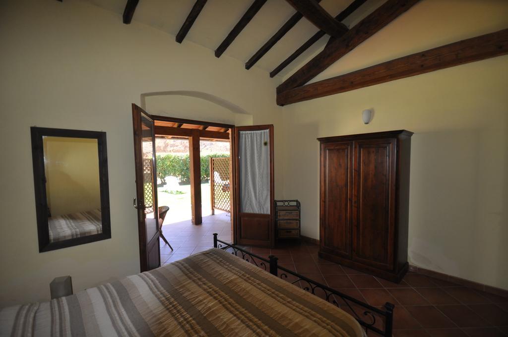 Agriturismo Il Cerrosughero Villa Scarlino Szoba fotó