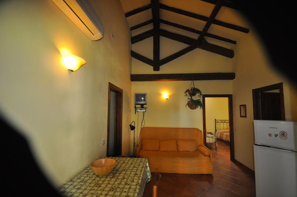 Agriturismo Il Cerrosughero Villa Scarlino Szoba fotó