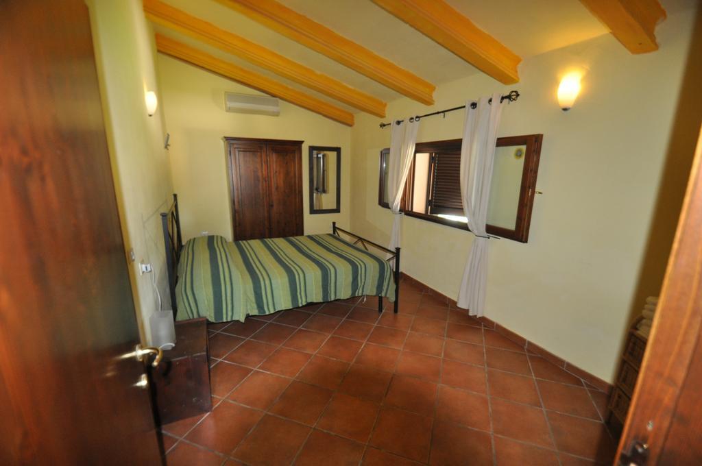 Agriturismo Il Cerrosughero Villa Scarlino Szoba fotó